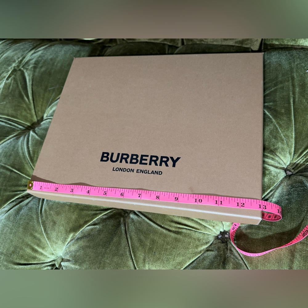 Burberry Box - Picture 2 of 5